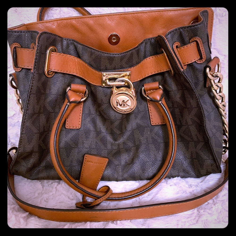 Michael Khors chain shoulder bag